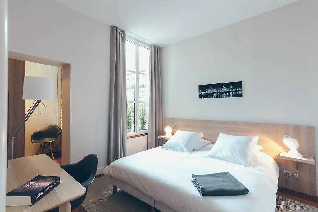 Appartement T4 cours de l'intendance-1
