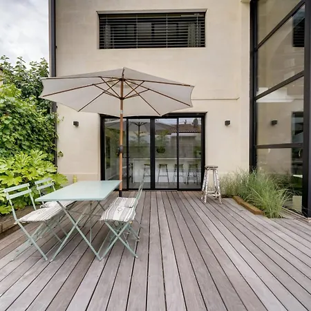 Spacious Bordeaux Family Home With Swimming Pool-3