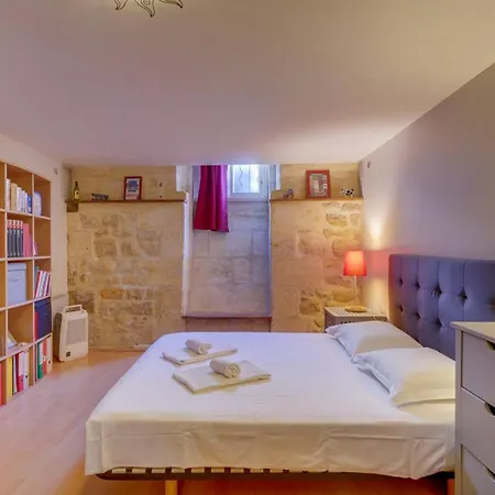 Charming Townhouse With Terrace-3