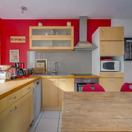 Charming Townhouse With Terrace-2